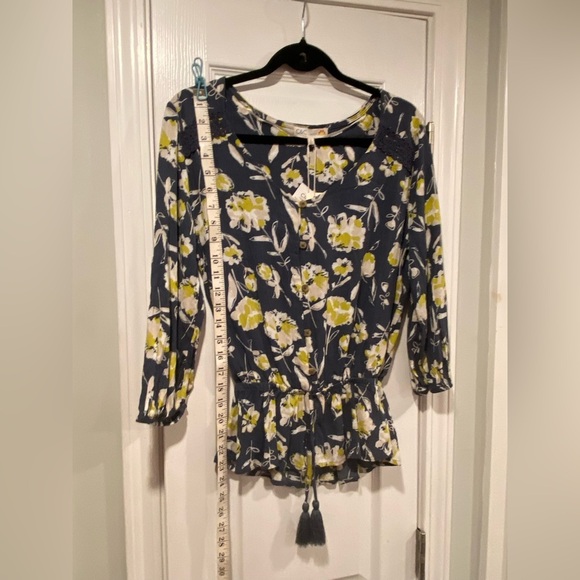 NWT C&C California Size S 3/4 Sleeve Ruffle Waist Lace Button Floral Peasant Top - Picture 6 of 12